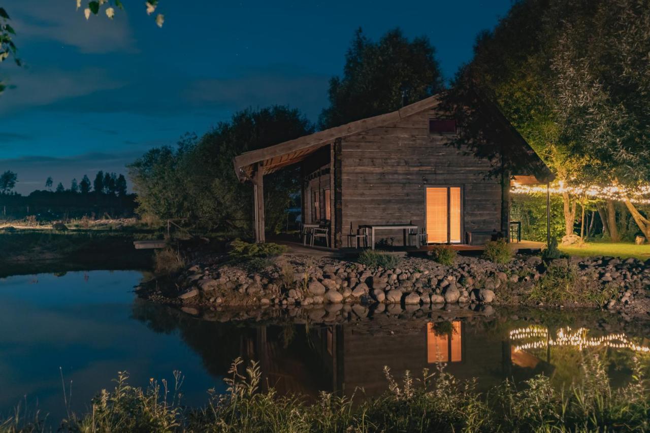 Akmeninis Bebras Villa Zemaiteliai Exteriör bild